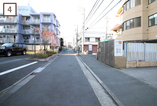 右手に当クリニックがあります。